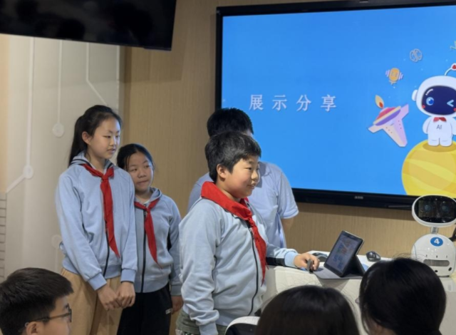学生们则需求自主判断其是否契合自己的