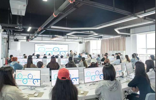 留下的含糊地带是为了激起学生自动追问AI将路铺得过于平整 留下的含糊地带是为了激起学生自动追问AI将路铺得过于平整