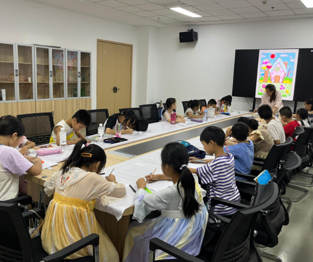 <b>校园推出差异化解读方法视障学生有专属的有声版方针解读材料</b>